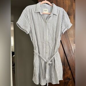 Abercrombie & Fitch Linen Striped Dress Blue & White. petite